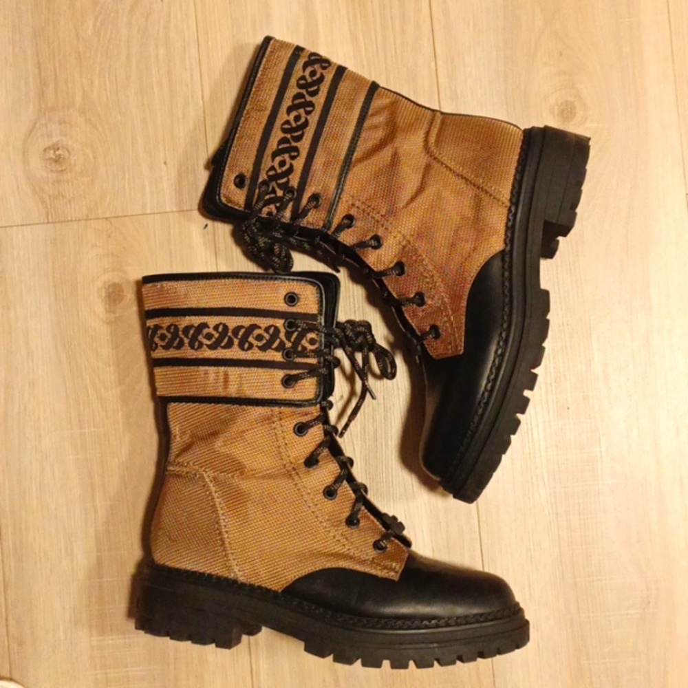 Sam and Libby combat boots size 8